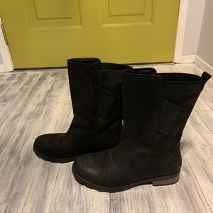 Sorel Emelie Black leather Mid Boot like new